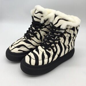Australia Luxe Collective Black and White Shearling - Lined Sneakers size 8 NWT